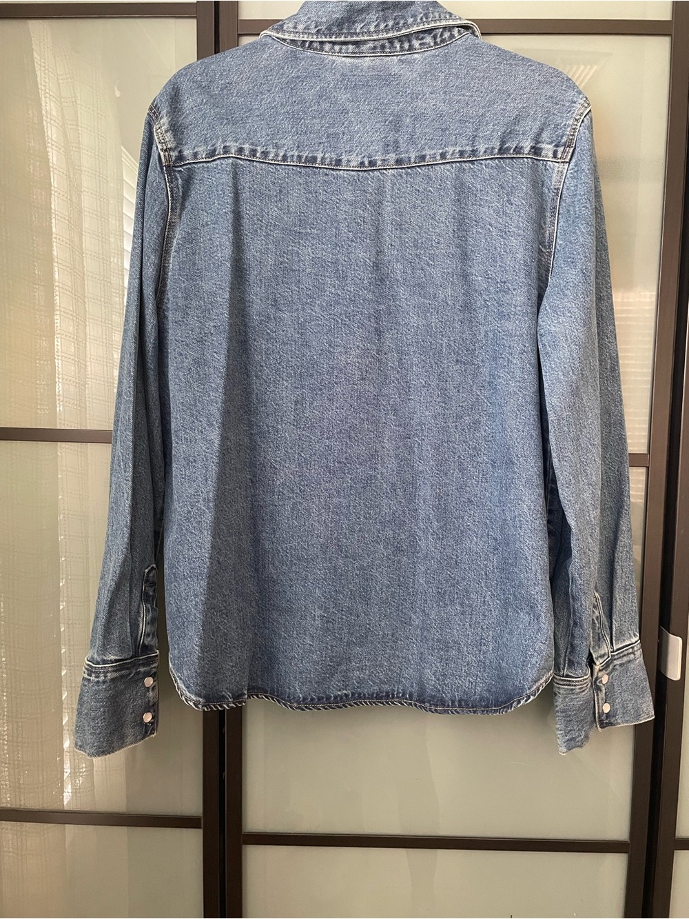 H&M Medium Wash Denim Button-Front Shirt - Picture 3 of 6